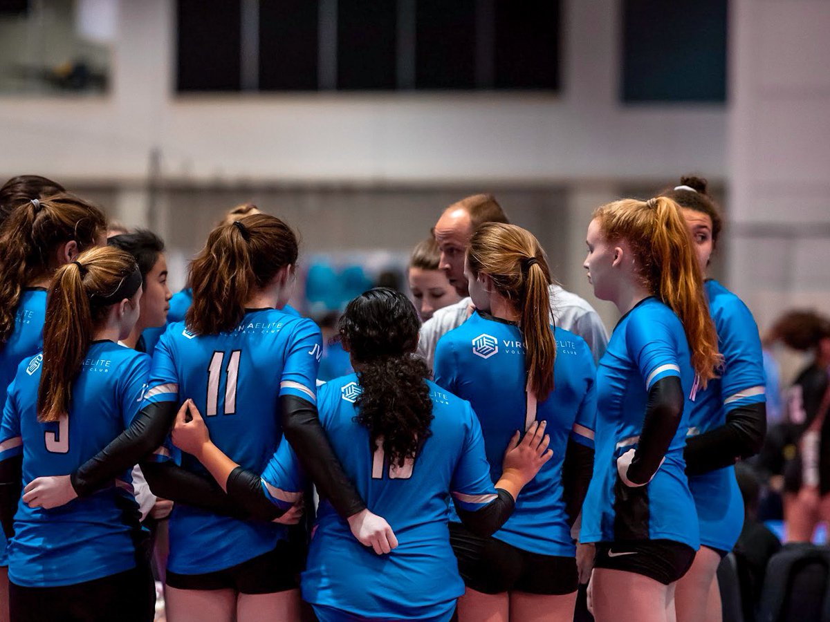 HAPPY THANKSGIVING! Here at VAE, we are so thankful for our dedicated athletes, coaches, and parents! What a gift it is to walk beside our athletes as they grow on and off the court to prepare for volleyball at the collegiate level! #WeAreElite 💙🏐