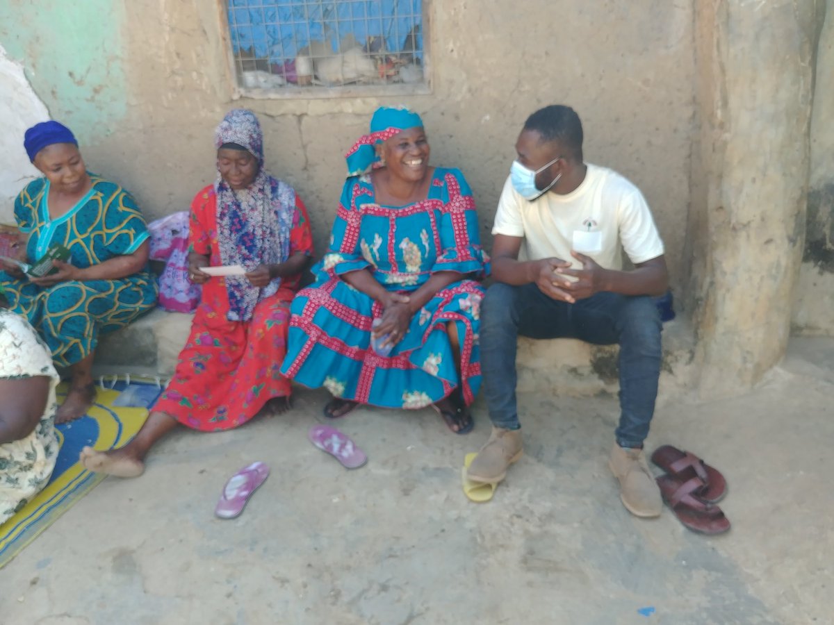 RashidNetwork's tweet image. Wa Central Youth Secretariat took our retail campaign to Chegli Community in the Wa Central Constituency.

Agenda 70% for both @JDMahama and Dr. @rashpelp.

#2Direct 
#2Sure 

@joyce_bawah @OfficialNDCGh @KofiAdoli