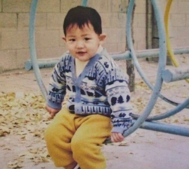 DandanieW's tweet photo. Happy Birthday Chanyeol 🎉🎉
Be healthy and happy ❤
Be more and more Shine and Perfect Boy🌟
#MusicianLOEYDay
#HappyChanyeolDay 
#찬열아생일축하해 
#항상찬열이편 
#HBDLOEY https://t.co/adGuV35CuB
