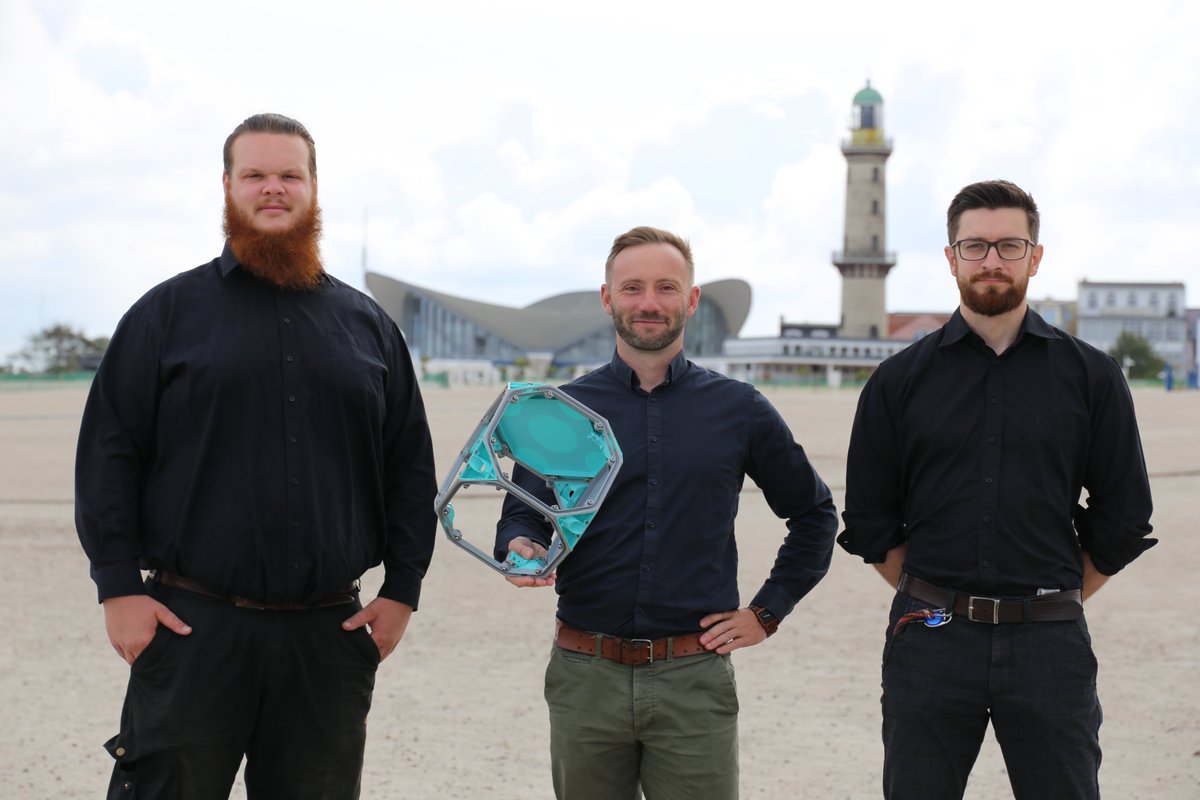GENIUS_VC_GmbH's tweet photo. Der VCFMV hat sich am Tiefsee-#Robotik #Startup Framework Robotics aus #Rostock beteiligt, das einen neuen Standard für modulare Unterwassersysteme entwickelt. Taucht mit uns ab, hier geht's zur PM:

https://t.co/4XTg6DYkes

https://t.co/8Hlqc3U98n 

#venturecapital #robotics https://t.co/cdFzhFc4a0