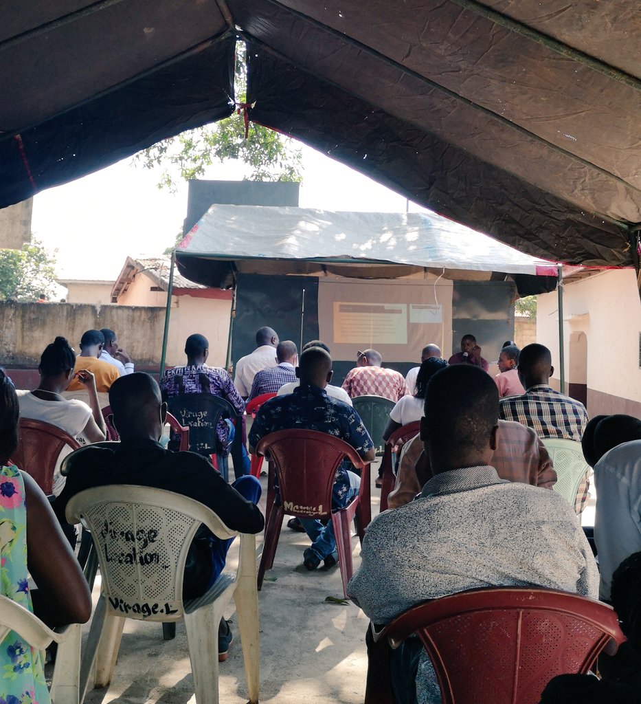 Le #JourDuProfDeFrancais en #Guinée au collège Harunaya : conférence sur la classe virtuelle par <a href="/GoepoguiM/">Goépogui Mazoughou</a> #MagoeEducation : le smartphone comme outil de révision après la classe <a href="/IFParis/">Institut français</a> <a href="/FipfOrg/">FIPF.org</a>