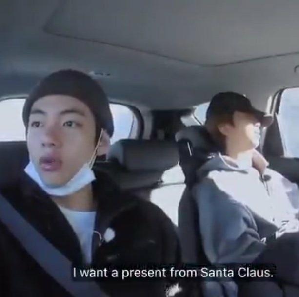 When taehyung wanted a present from santa and jungkook just...