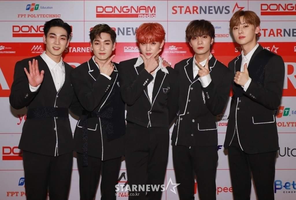 livelikeatree1's tweet photo. 1년 됐구나!! 진짜 좋은 추억 처음에 직접 가깝게 볼 수 있었어요 행복하고 고마워영
#NUEST #NUESTinVietnam
@NUESTNEWS @NUEST_VN https://t.co/Iavnv1dXgN