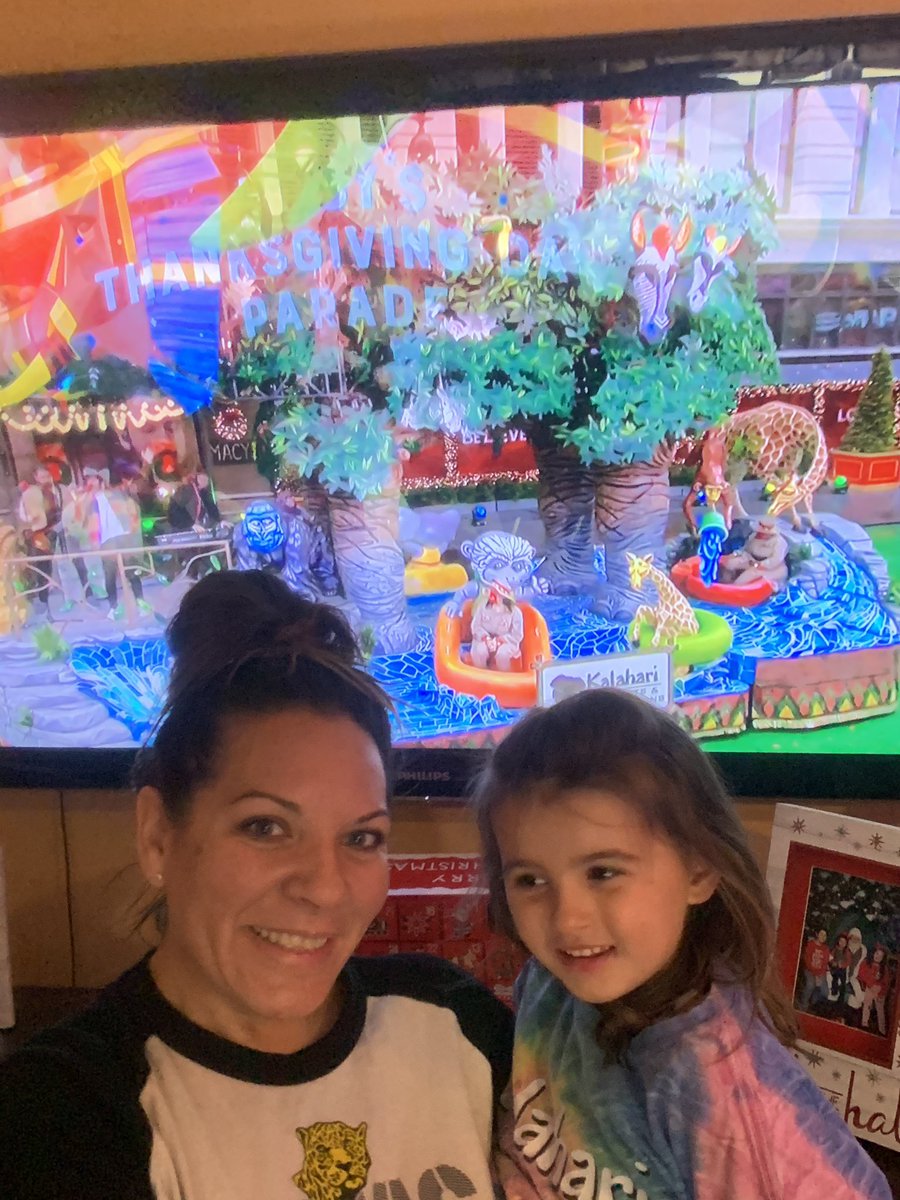 lyssa9282's tweet photo. @KalahariResorts Our family loves the PA resort and watching the float go by on the @Macys Thanksgiving parade. #KalahariOnParade https://t.co/8Xku8xsi58