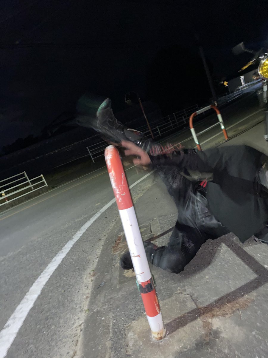 #なんでも膝擦り隊
2秒後散ります笑