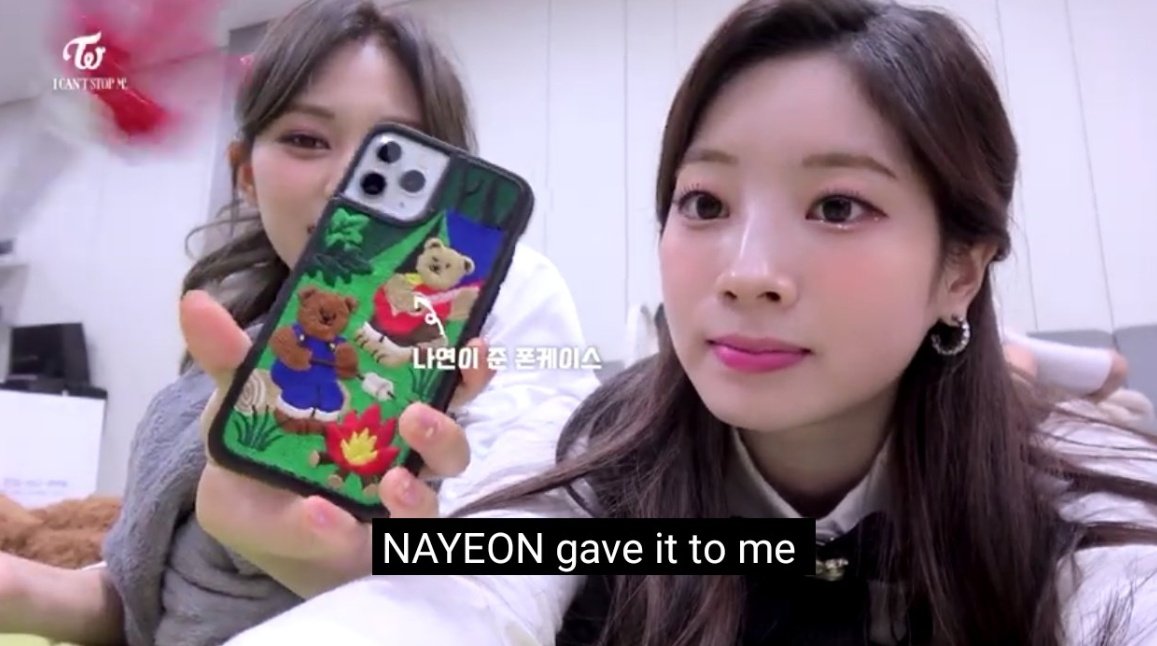 taetzuland's tweet photo. It is them!!! #TaeTzu Winter Bear uwu

Nayeon giving Tzuyu a phone case with 2 Bears 🤝 Jimin giving Taehyung 2 Bears toys and 2 Bears cup.

*There is the time Tzuyu posted a pic with a Bear hugging her too and S3olhyun liked 👀👀👀 https://t.co/WF0AcRrolK