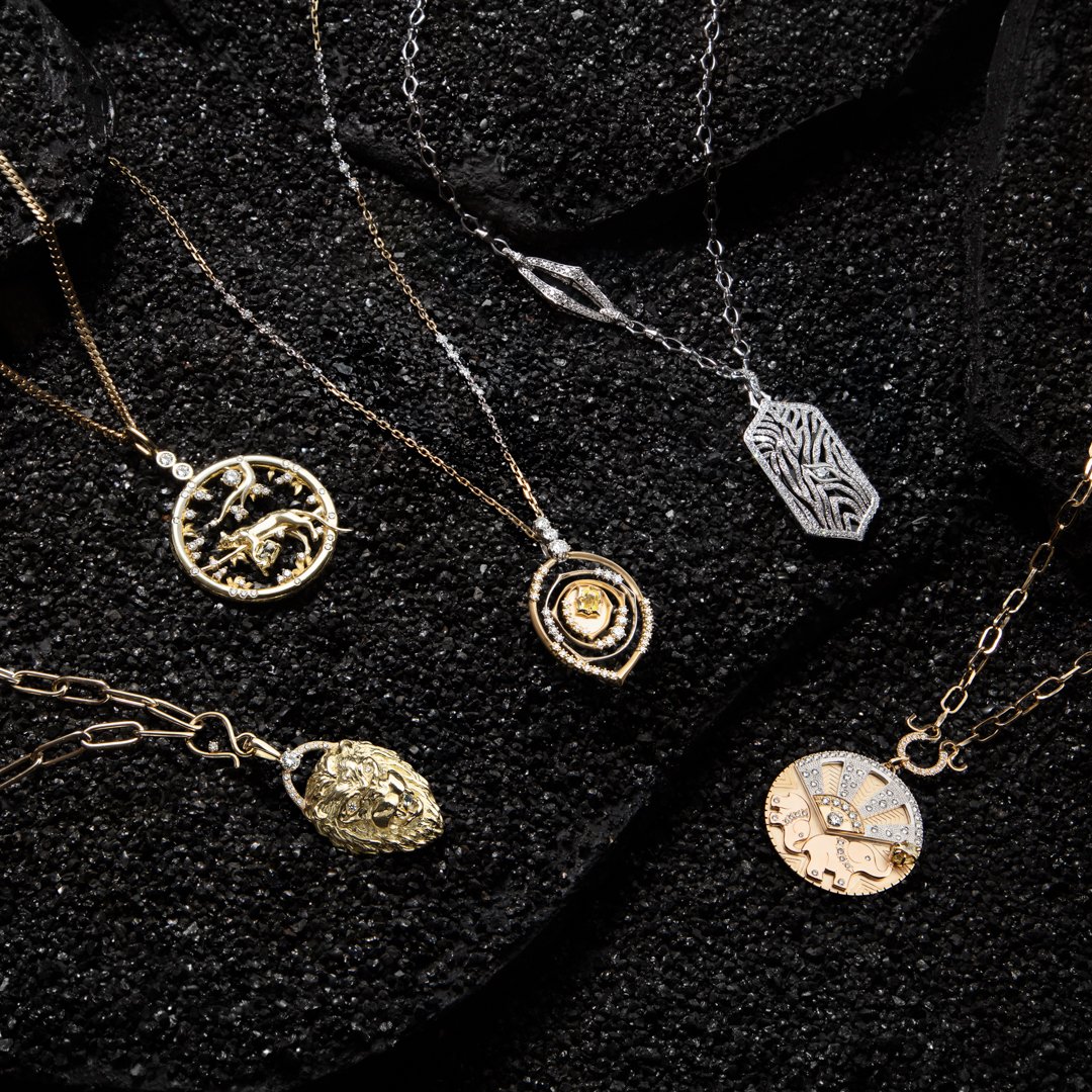 debeersgroup's tweet photo. For model Indira Scott, #ReSetCollective has shown that sustainable luxury is possible. “This special collection has renewed my trust in diamonds, knowing they came from an ethical place.“ Auction opens 10-17 Dec on @sothebysjewels. Read more here https://t.co/caRaCWhApA https://t.co/oyzrKC62hs