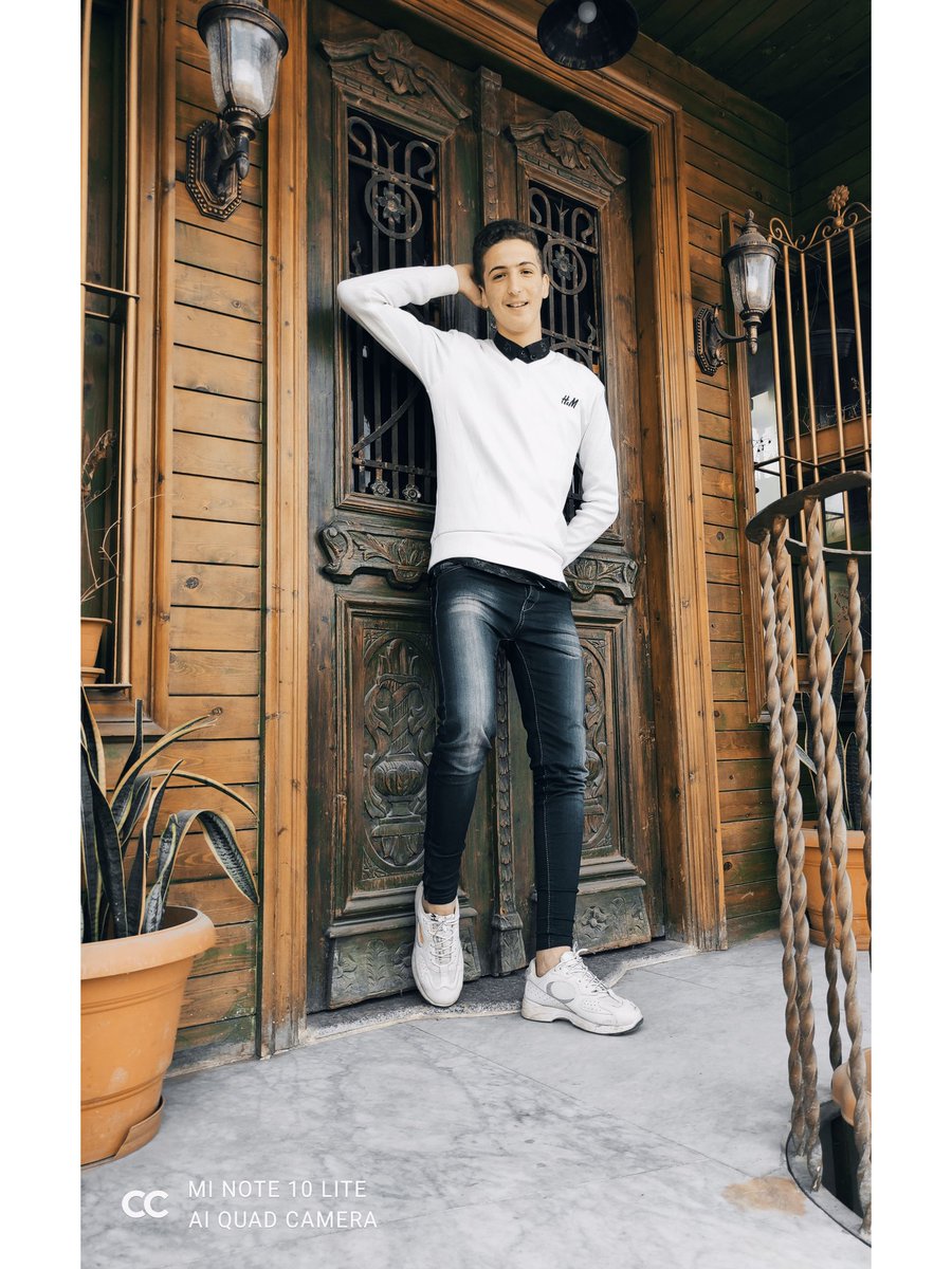 *ثم أن يدي لا تلووي، وقلبي لا يهاان وانا لاا اسقط😌⁦❤️⁩⁩💛*