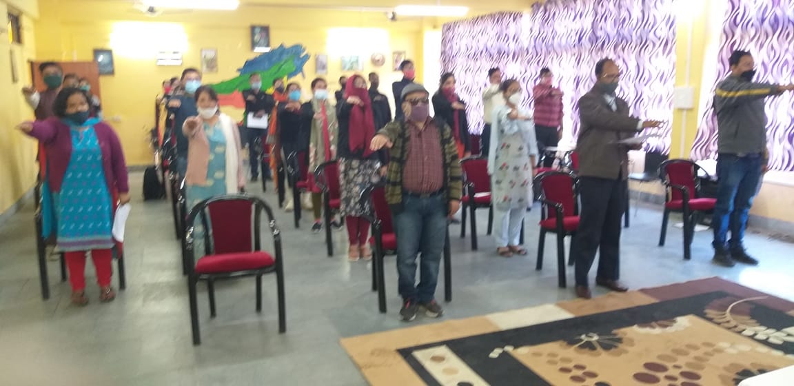 KVSRO_TINSUKIA's tweet photo. #SamvidhanDivas 
Reading of Preamble of Constitution of India on the occasion of "Constitution Day" by Team KVS  Tinsukia Region. https://t.co/psyoIz8t8p