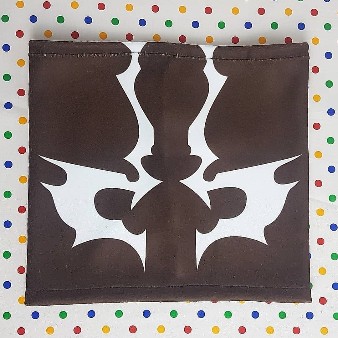 polka_nerd's tweet photo. I have ONE of these prototype fleece #Raziel neckwarmers left on Etsy! These are imperfect,  so please read the full description on the listing.

https://t.co/qO3a3QFDeS 

#soulreaver #legacyofkaindefiance #legacyofkain #bloodomen  #razielim #soulreaver2 #neckwarmer #sewing https://t.co/dCP4yGix13