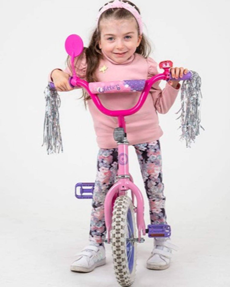 These challenging times are difficult for all us, in many different ways. Our own Grade 1 student 1 student, Emma, has her own set of challenges on top of Virtual Learning. DONATE NOW---- bit.ly/2HEScUd

youtu.be/5wmgK-zfzIw #VirtualLearning #WeAreEnglishMontreal