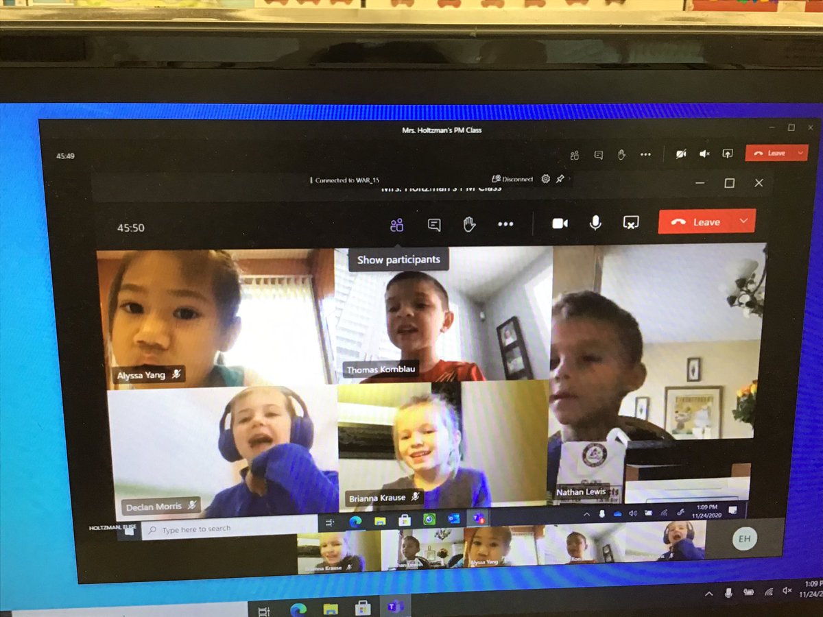 CBHoltzman's tweet photo. Whether traditional, hybrid, or virtual, our hearts are together at Thanksgiving and always! 💞 I am so grateful for the accomplishments my K students are making and for their love of learning:) I am counting my blessings one student at a time:)
❤️👫🦃@CBWarwickElem @CBSDSchools https://t.co/FHJf1s33KO