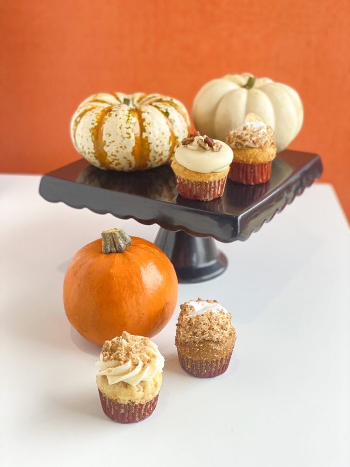 SweetByHolly's tweet photo. Happy Thanksgiving from our Sweet family to yours ❤️ we appreciate and are thankful for such a supportive community like y’all! Stay safe and enjoy time with family 🧡 https://t.co/hh3FzKhRnk