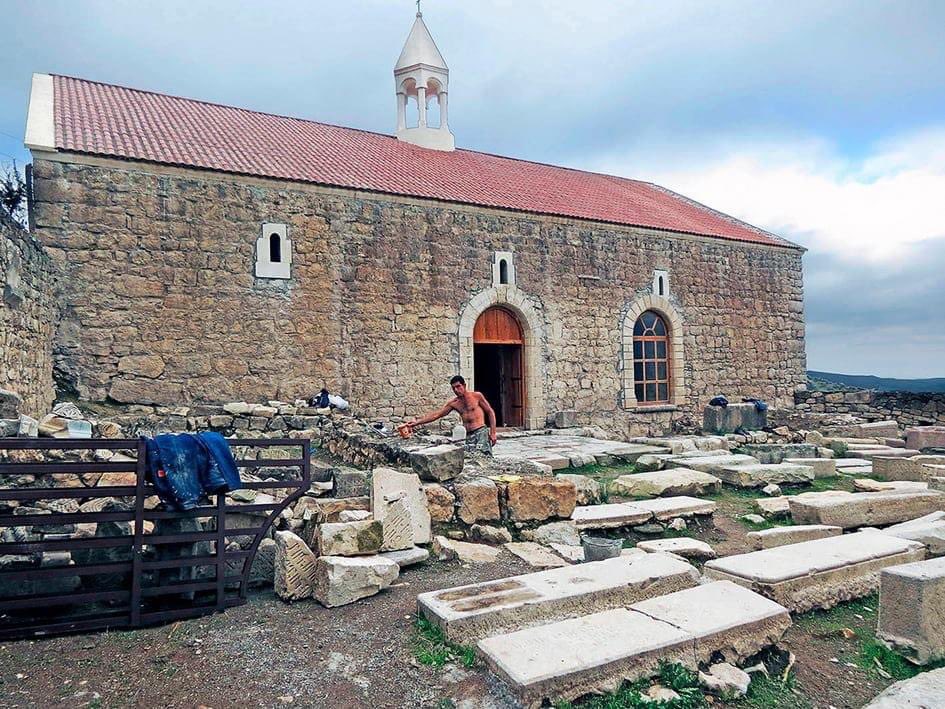 AcknerEzra's tweet photo. Following #Azerbaijan’s regaining control of territories occupied by #Armenia since 1993, Azeri army stumbled upon a craft shop where Armenians manufactured “ancient” #khachkars to later place them throughout #NagornoKarabakh to claim they have lived there for thou. of years 1/2 https://t.co/l3wVjBJz0z