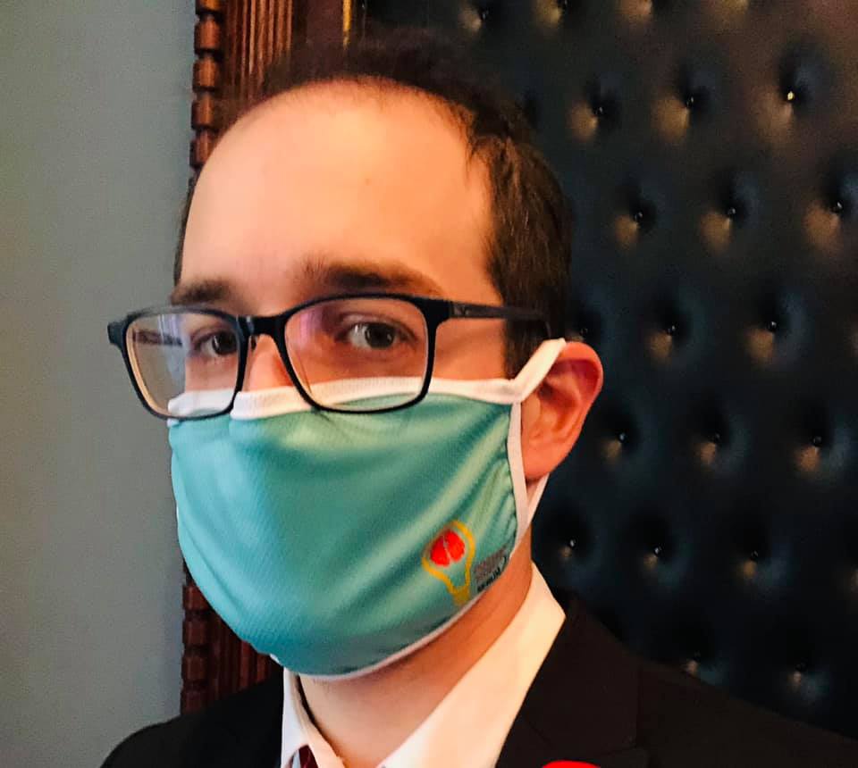 SERUM_AFPC's tweet photo. Merci à @LeducAlexandre, député de @QuebecSolidaire, de supporter la négociation des postdoctorants !
«Les postdoctorants aident à faire avancer des idées, développer des nouveaux concepts, bref, ils font vivre la science dans le réel. 
Lâchez pas, votre travail est important!» https://t.co/AONmu9Fmxw