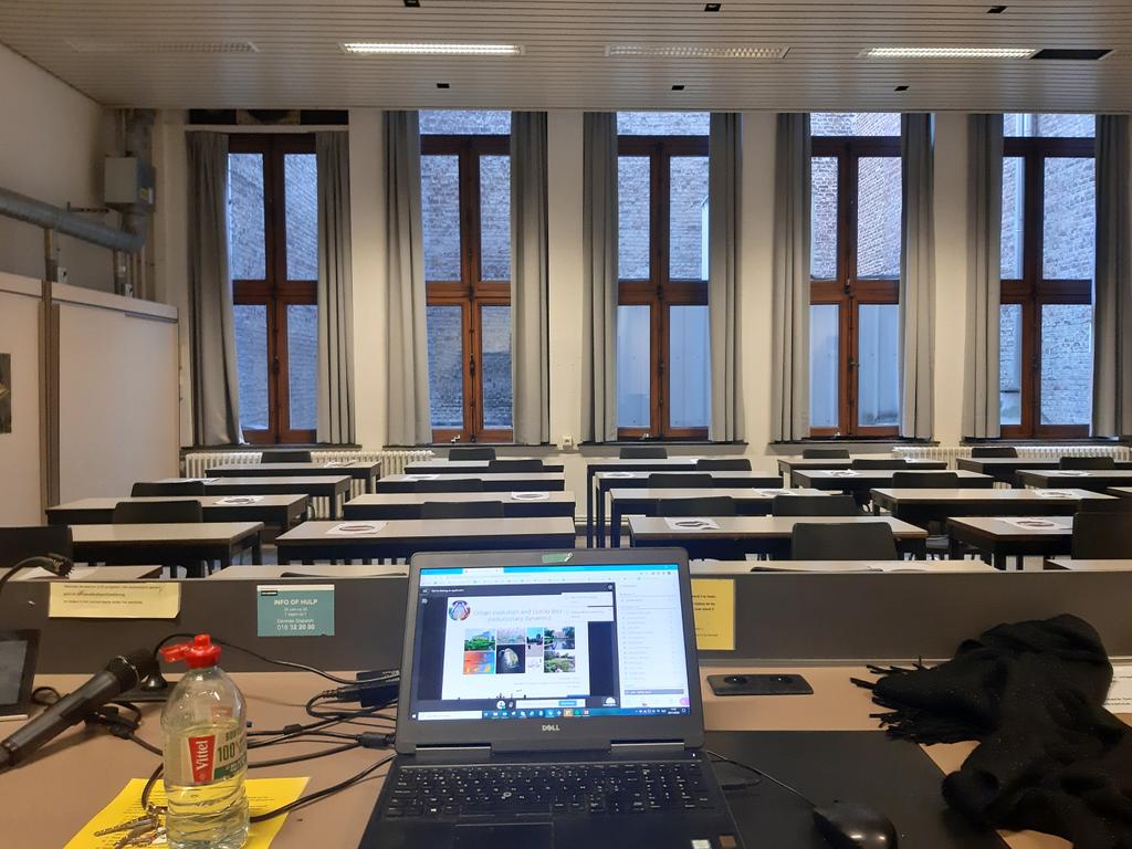 KristienBrans's tweet photo. Guess where we have the strongest internet connection in the building...#teaching2020 #emptyclassroom #covid #bitweird https://t.co/t3iT3JU8PN