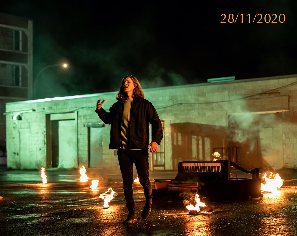 Salut tout le monde !!!😀🙌
J'arrive pas à y croire.... 
Mon PREMIER CLIP sort officiellement ce SAMEDI, soit le 28 novembre 2020 à 10h00 !!!! 😍 Voici le lien pour y accéder et vous abonner à ma chaine avant la sortie : bit.ly/FelixLemelin-I…