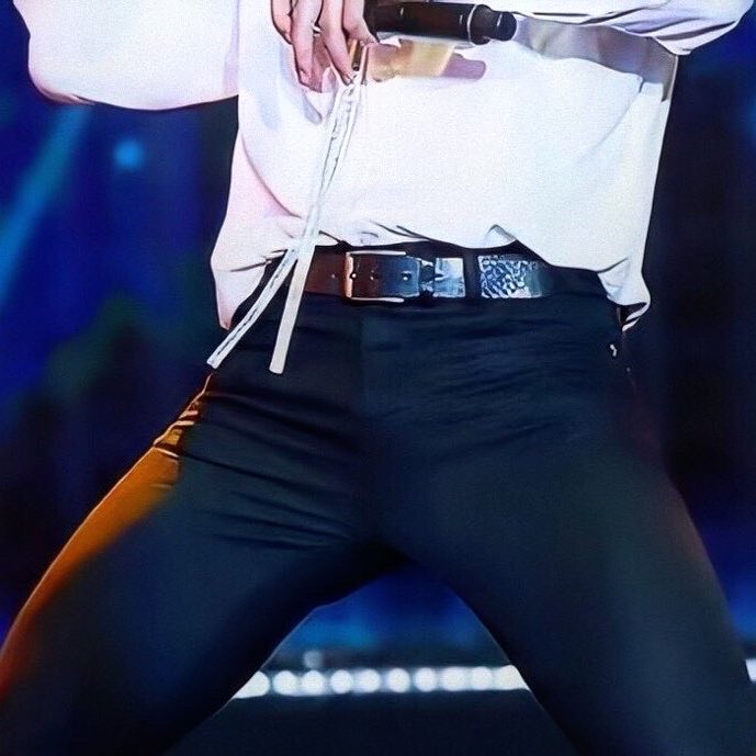 jungkook’s tiny waist - a thread