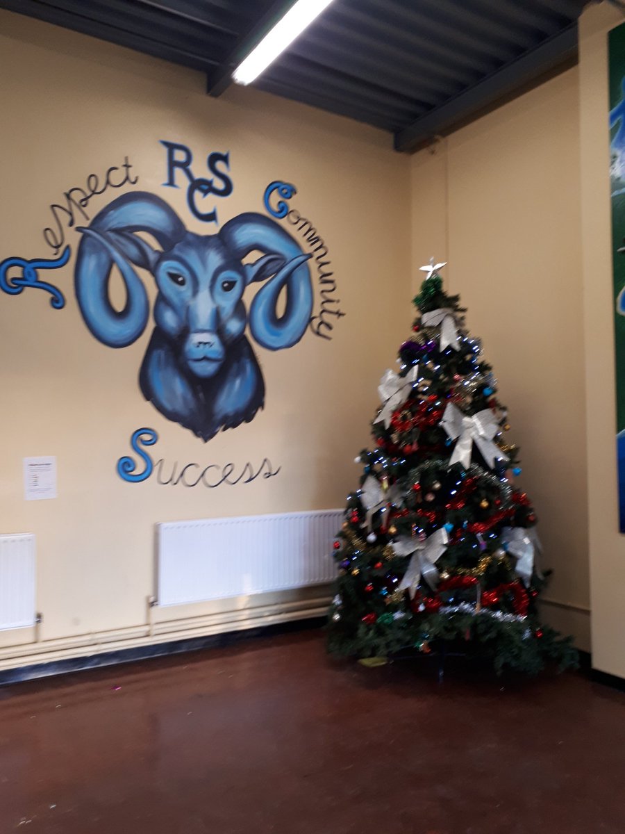 MaryCullinane13's tweet photo. Christmas time preparations in RCS🎁🎄🎉#student council https://t.co/WsRfS2LH1o