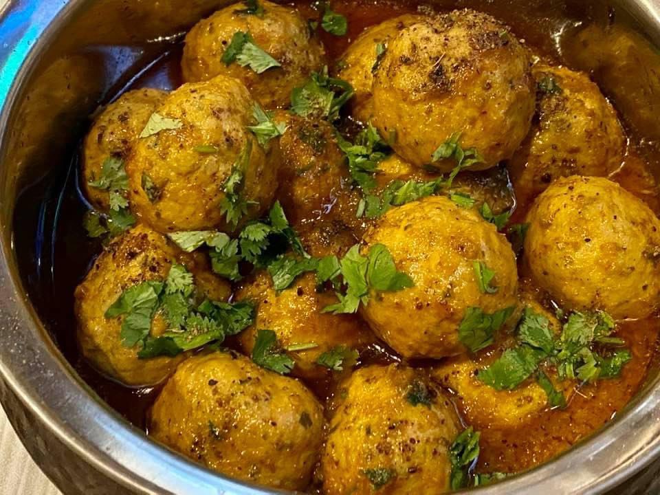 MKhawarNazir's tweet photo. مزیدار چکن کوفتے
الحمدللّٰہ
شکریہ بیگم
اللہ ہم سب کو خوشیوں کو محسوس کرنے اور ان کی قدر کرنے کی توفیق نصیب فرمائے۔ آمین
#Koftay #ChickentKoftay #Meetballs #Homemade #AfshanKhawarKitchen #ShukariaBegum #AfshanKhawar #CountYourBlessings #ALHAMDULILLAH https://t.co/2NYe8BVkKn