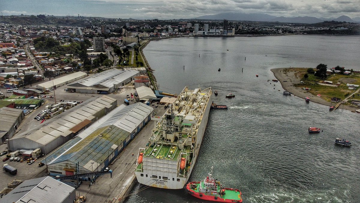 cotinen's tweet photo. Embarque 12.000 vacas a China #mini2 #dji #empormontt #puertomontt https://t.co/qeMOyYLTCc