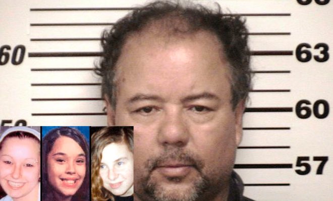 Kurung tiga gadis selama 10 tahun Amanda Berry telah diculik dan dikurang selama 10 tahun di dalam rumah lelaki tersebut di Cleveland ketika berumur 17 tahun.Pada 6 Mei 2013, pihak polis telah mendapat panggilan kecemasan dari seorang gadis yang dikenali sebagai+