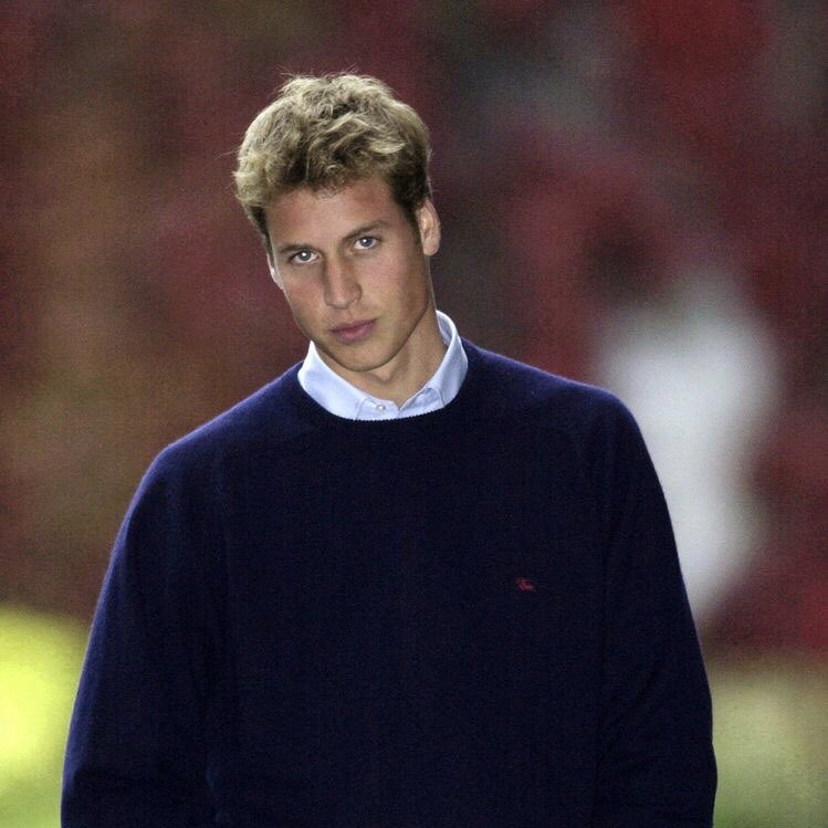 annabitgod's tweet photo. The son of Diana vs. The son of Charles #TheCrown https://t.co/cX3naxk99H