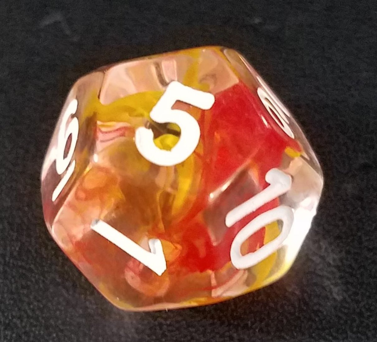 SunDnDay's tweet photo. This cute d12 is from @skullsplitterga.
#DnD #5e #DungeonsAndDragons #DnD5e #RPG #Dice #DicePorn #DiceAddict #DiceHoard #ILoveDice #YearOfTheCrit https://t.co/R3EQWl3gwF