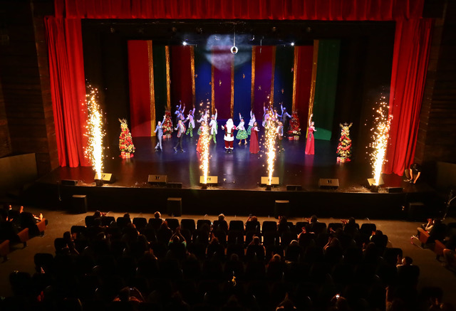 En EZCARAY SEATING apostamos por la cultura segura.
La MAMPARA SHELL ofrece seguridad y tranquilidad a los usuarios, como podemos ver en estas imágenes 

👉ezcarayseating.es

#EzcaraySeating #MamparaShell #fabricantesdebutacas #Spain #culturasegura #mamparasantiCovid #seats