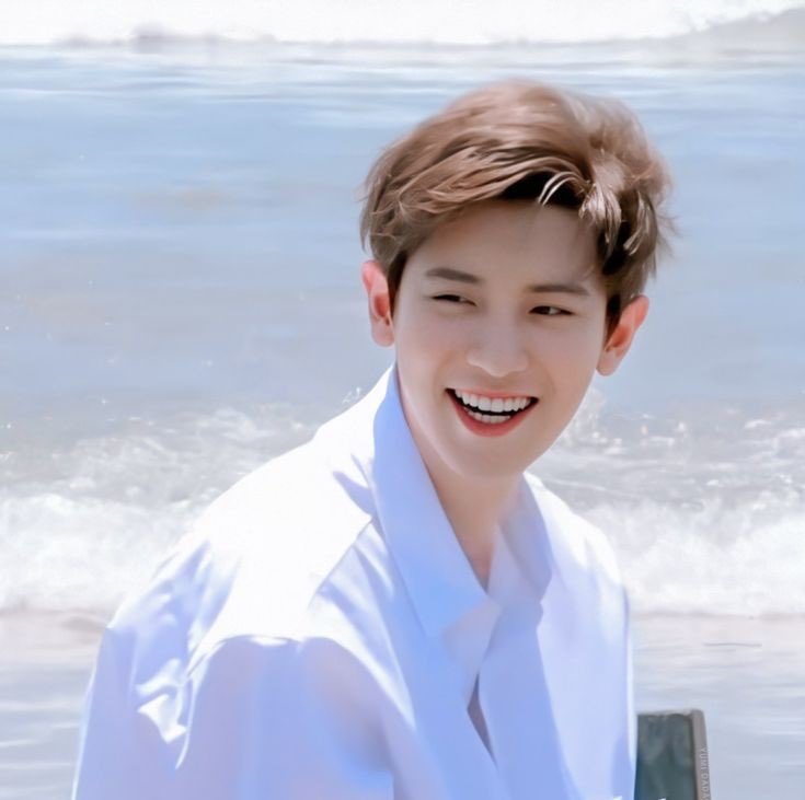 EXOPublicity's tweet photo. Your happiness is our happiness ❤️

#MusicianLOEYDay
#HappyChanyeolDay 
#찬열아생일축하해 #항상찬열이편 
#HBDLOEY #찬열 @weareoneEXO https://t.co/U3raRnOst1