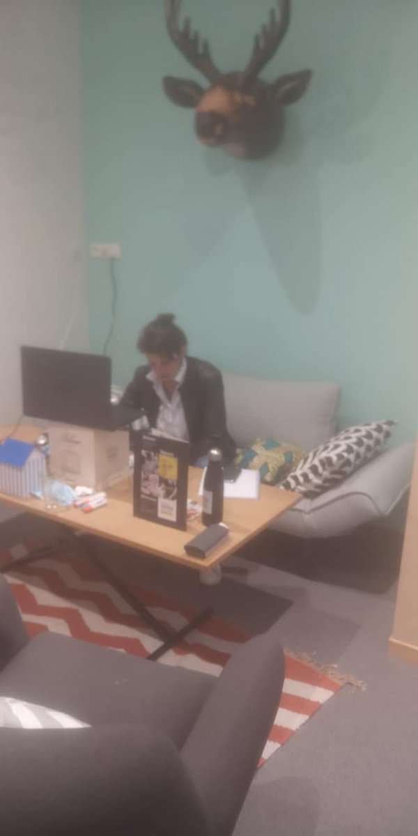 AmaellesFrance's tweet photo. @BizzOfeminin on est prêt :-)! Entre trac, concentration et enthousiasme! #BOFA2020 https://t.co/6L38AU7wVg
