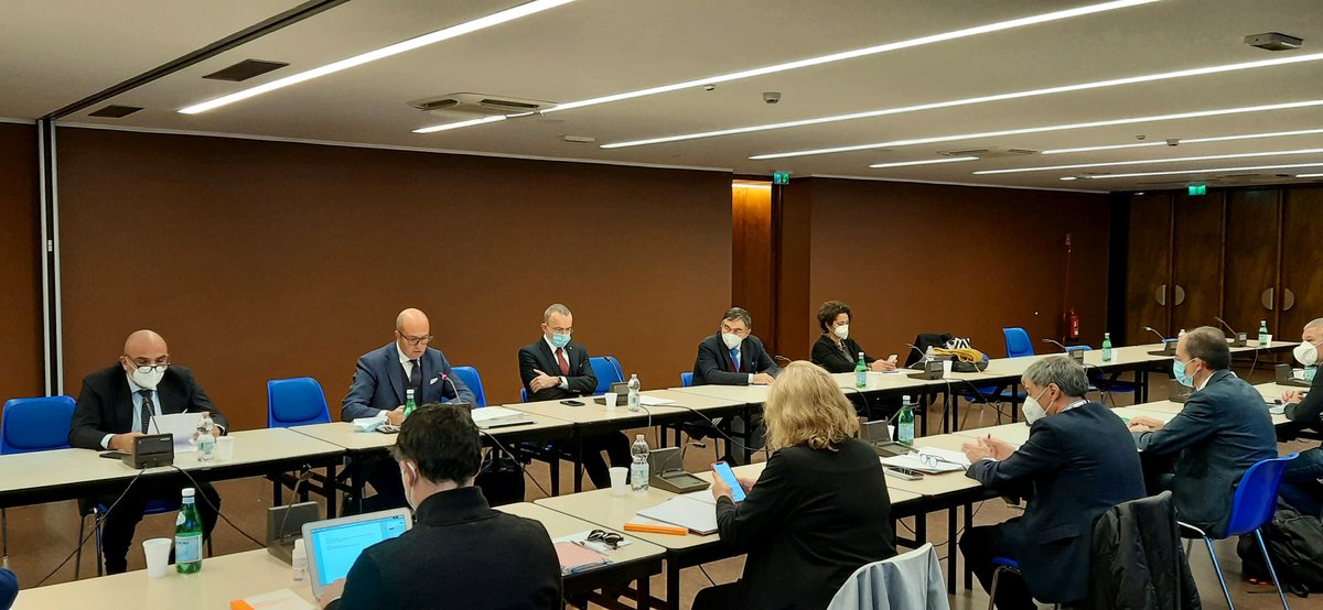 Federmeccanica's tweet photo. #CCNL : non Contratto Collettivo Nazionale DI lavoro, ma PER il Lavoro.

La Proposta di #Federmeccanica e @assistal per il rinnovo #ccnlmetalmeccanici presentata oggi a @FIMCislStampa @fiomnet @UilmNazionale
 
#ContrattoPERilLavoro
📑 Leggi la proposta ➡️ https://t.co/Dm1O2mczwK https://t.co/Ql44Vawfls