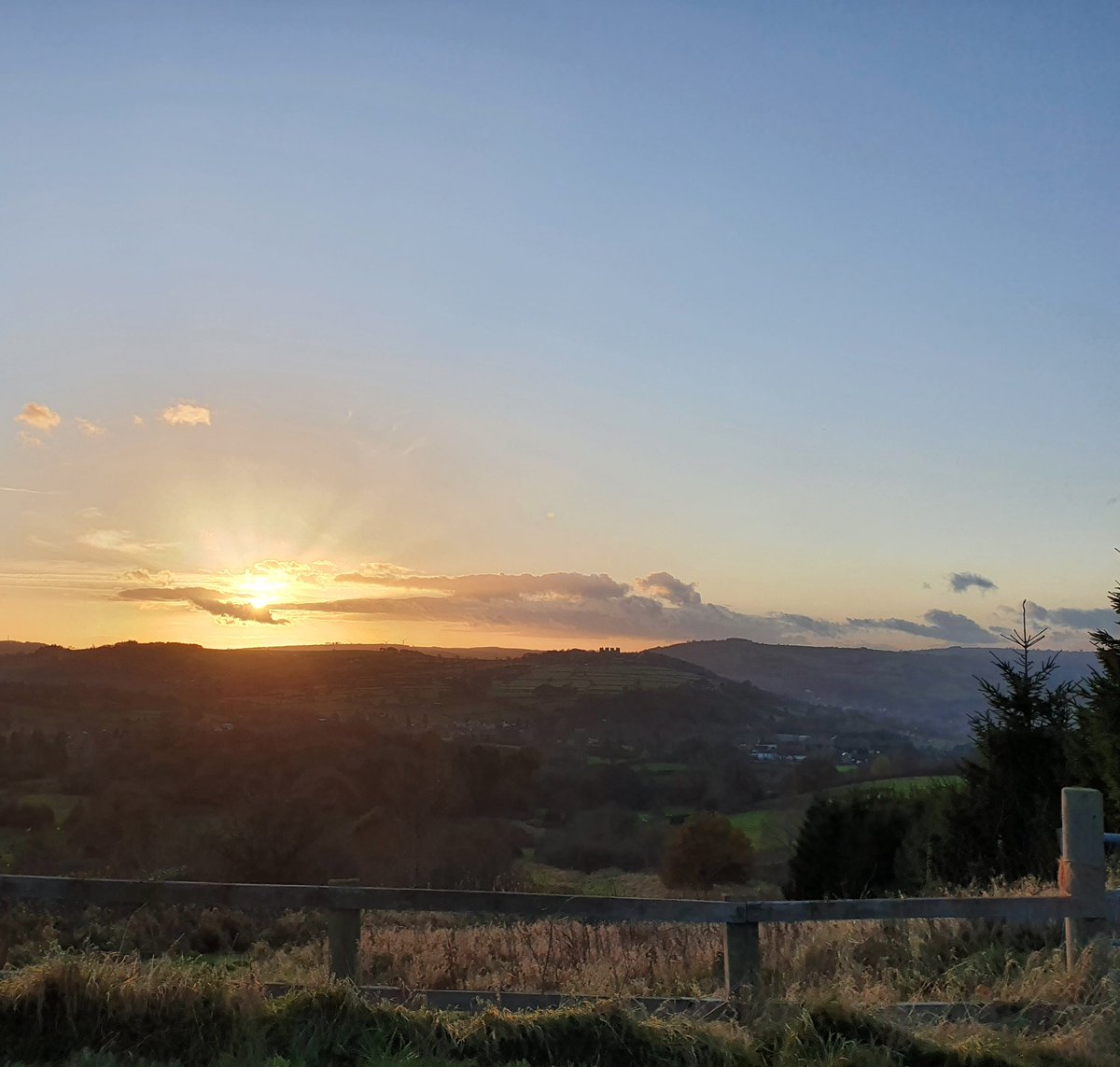 Sandybrook_'s tweet image. Unfortunately the Derbyshire Dales will be moving into the Tier 3: Very High Alert Level which means that our park will remain closed until at least the 16th December. Further information can be found at sandybrook.co.uk/covid-alert-le…