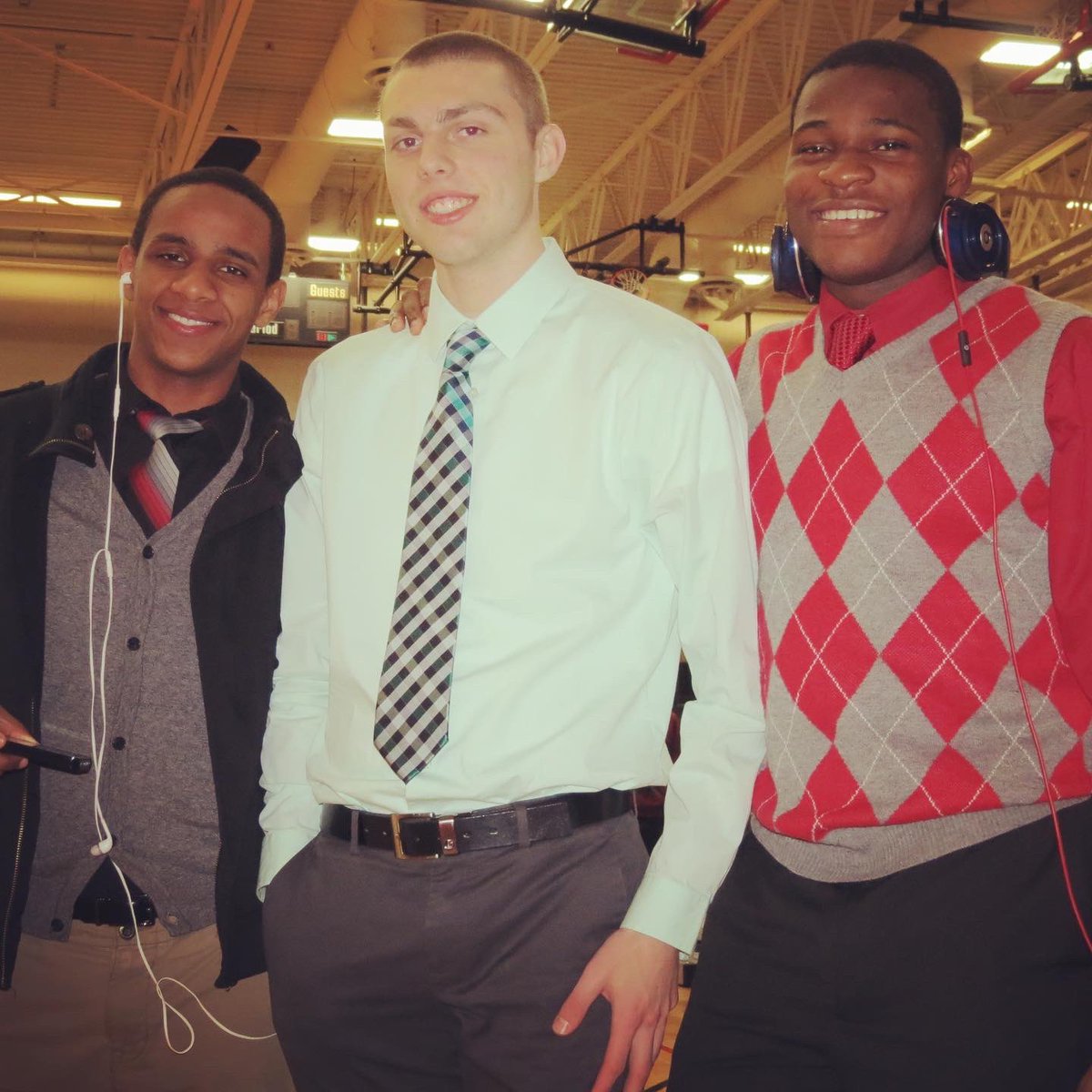 anteudovicic's tweet photo. Rocket Boys BB has their first game next week! To start getting ready, hereโs an #smrocketthrowback to 2014 & @GOsunkwo as a 2nd Team All-Woodland performer! #gorockets #smway @r_christensen4 https://t.co/n7QhsEBqWD