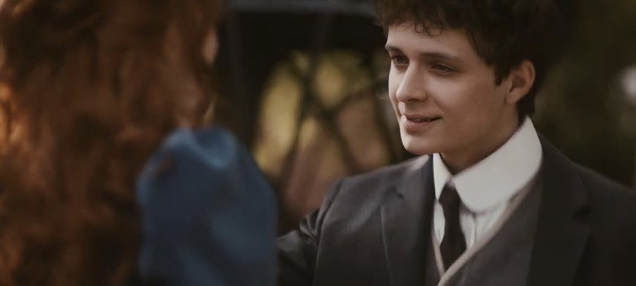 look how happy and relaxed he is now that he can kiss the love of his life anytime he wants 🥰🥰🥰
#renewannewithane