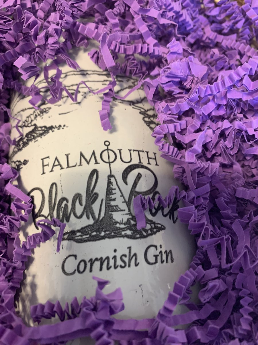 Juniper_Club's tweet photo. Lots of stunning #ginhamper #gingifts out the door this week - some lucky people getting these beauties!! Pick a ready made one from our #juniperclub website or create your own! #craftgin #cornishgin #ginsuperstore #falmouthblackrockgin #falmouthgin https://t.co/iIRfMz2CYe