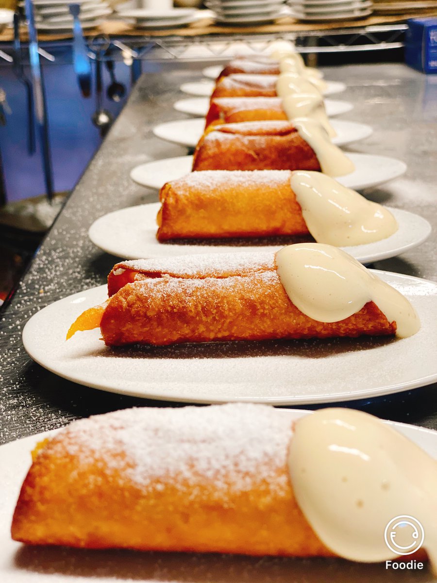RSamaruc's tweet photo. Para el 🥶 el frío!! Nada mejor que un buen plato de #caza @RSamaruc.

Y para terminar, nuestro riquísimo, #cannoli de espuma de tocinillo de cielo https://t.co/jn9A5qhvnf