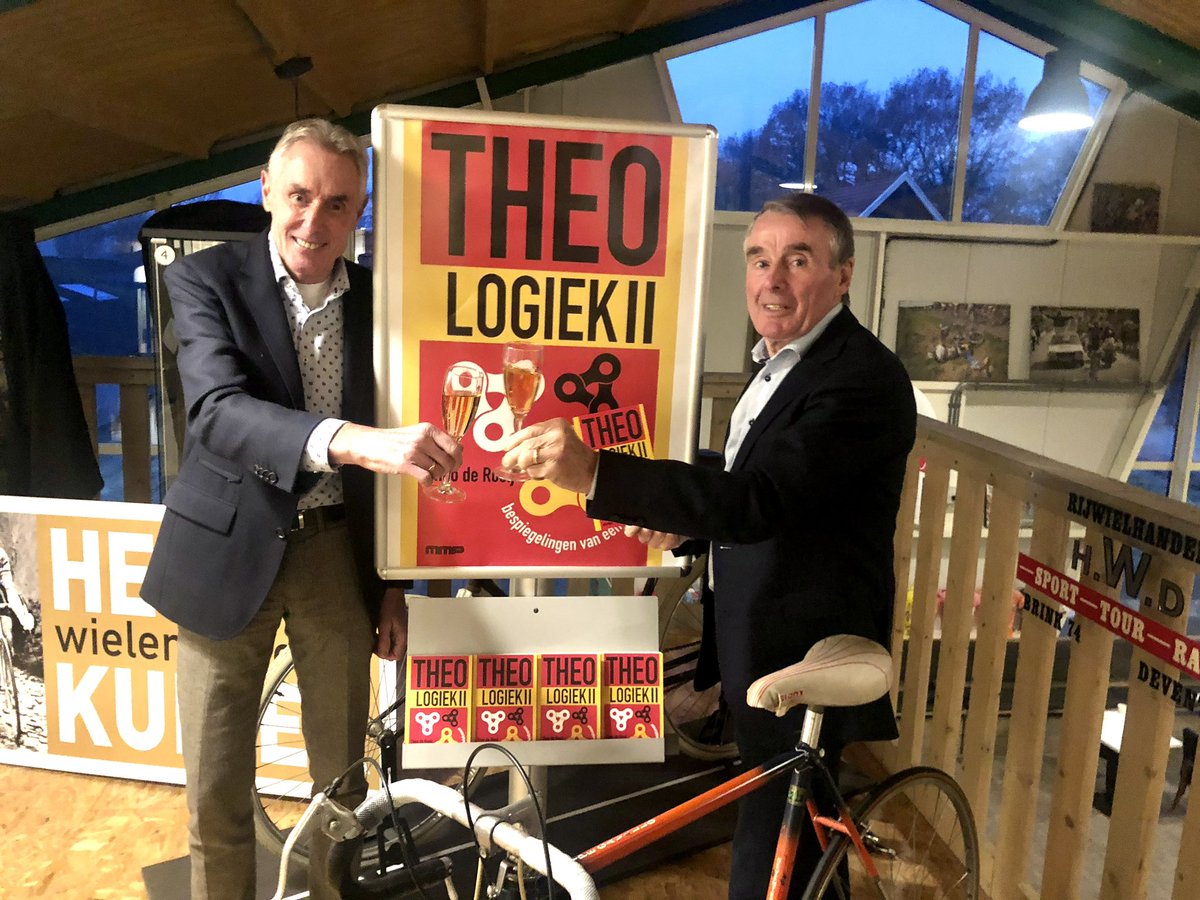 Vandaag in het Hennie Kuiper Museum het 1e exemplaar van Theologiek ll overhandigd aan Twents wielericoon en ex-collega Hennie Kuiper. Demarreer snel naar theologiek.nl of de boekhandel en vul schoenen en kerstsokken!