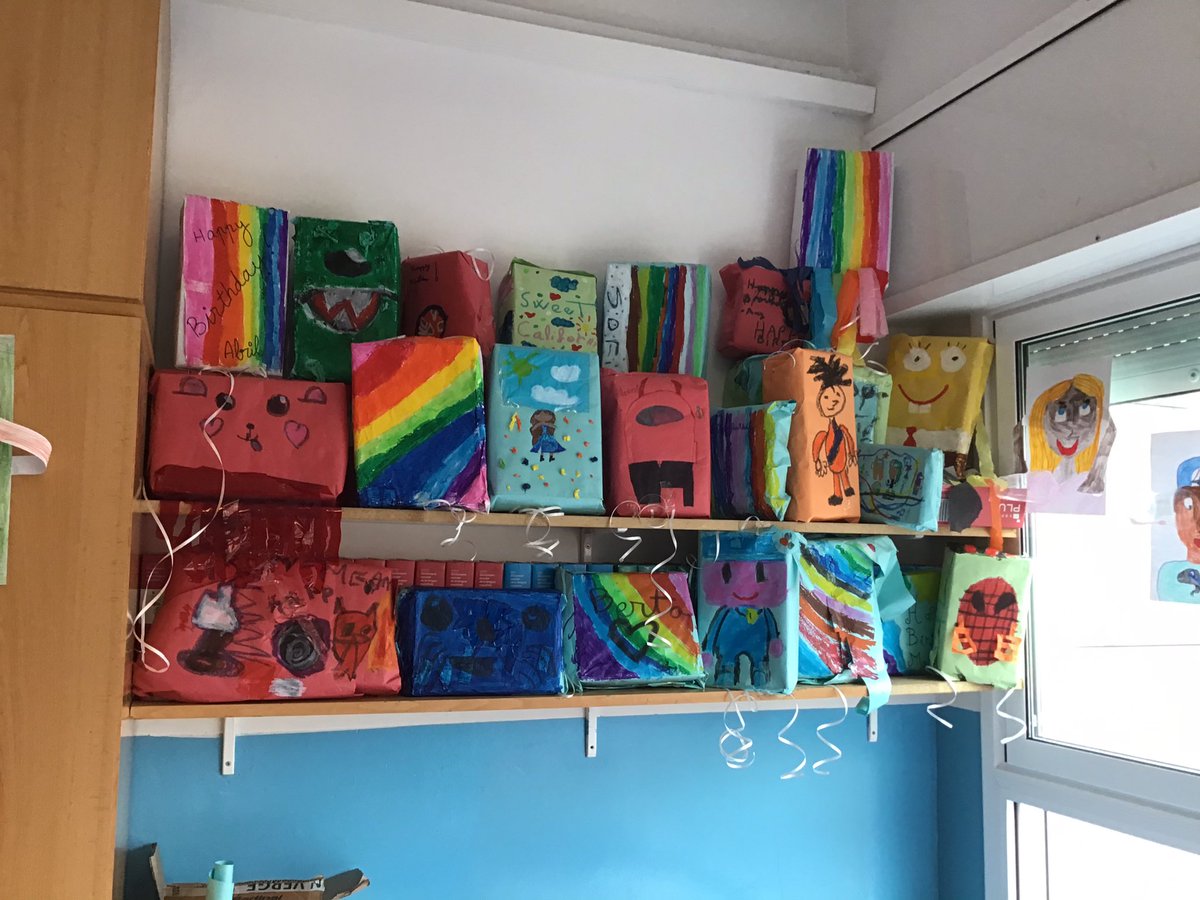 mercedaries's tweet photo. I així de boniques han quedat les pinya tes del projecte My birthday Party de 3r. Bona feina!
#fsf3prim #piñata #projecte #english https://t.co/399LiGp4iF