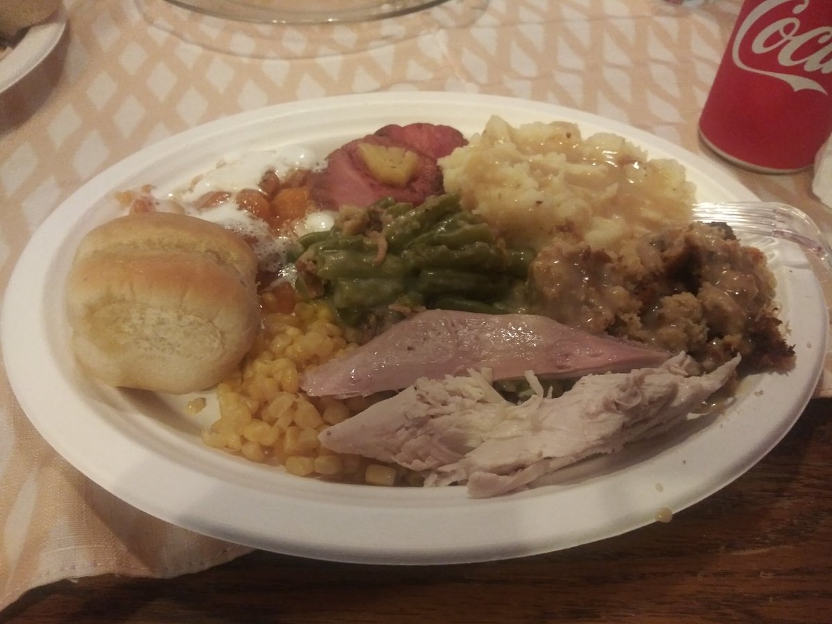 Moflo19's tweet image. I&apos;m thankful for #farmworkers that harvest the veggies, wheat, etc. I&apos;m thankful for #factoryworkers for packaging. I&apos;m thankful for #truckers. I&apos;m thankful for #grocerystore workers. I&apos;m thankful for my family and friends. I&apos;m thankful for YOU! #HappyThanksgiving 😊🧡🦃🥧🍠🌽🥔