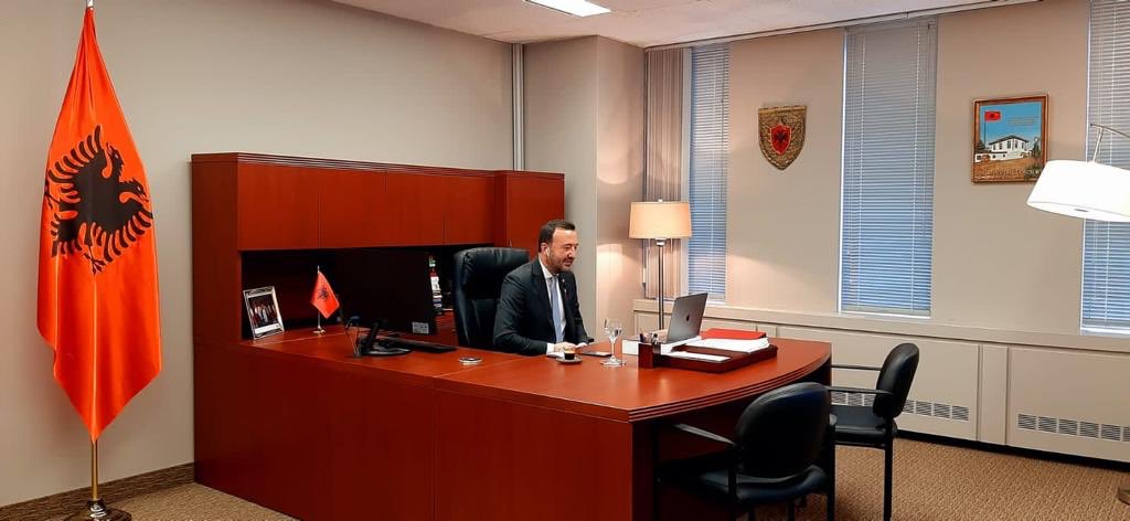 MucaErmal's tweet photo. Great meeting with members of @OurCommons #Canada #Albania parliamentary friendship group and members of community from #Albanian #Canadian associations, hosted by Chair @juliedabrusin on the occasion of the 108th Anniversary of the Independence of #Albania! 🇦🇱🇨🇦 https://t.co/9XnCnIw3vS