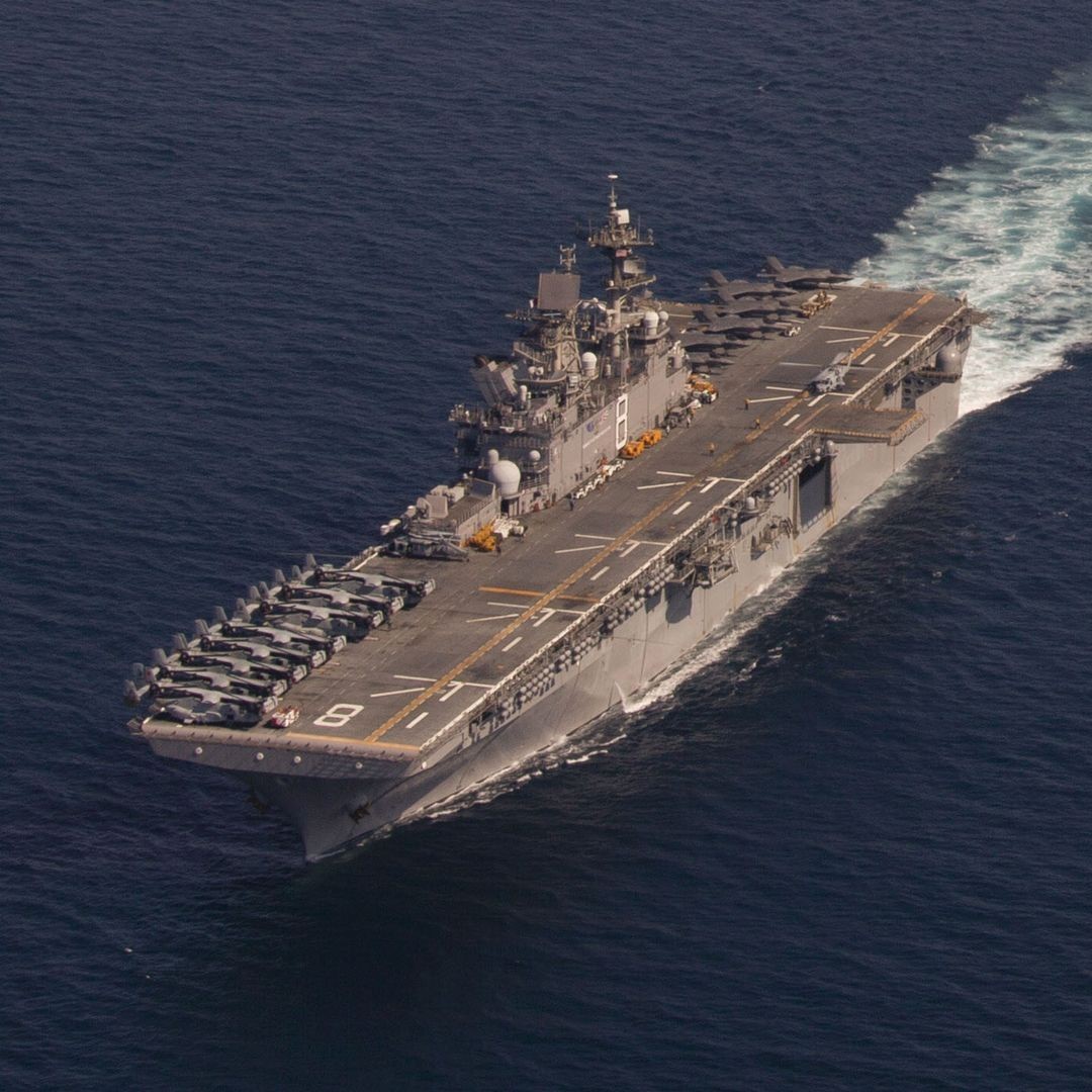 USS Makin Island (LHD-8) 🇺🇸
📷:@USNavy 
#USNavy #ussmakinisland #lhd8 #f35b #f35lightningii #mv22 #cv22osprey #USMC #usmarines #military