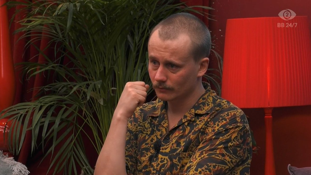 Mikko41642033's tweet photo. Kohta tää loppuu.. Krisu #bb2019 #bbsuomi https://t.co/cxrpEfWLI7