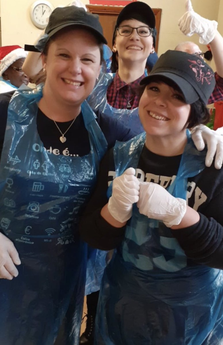 RehobothClub's tweet image. #Christmas2019... ⁦@lewishamfood⁩ - Gary ⁦@NandosUK⁩ -Jenny &amp;amp; team ⁦@sainsburys⁩ ForestHill- Sandra &amp;amp; Joanna... over 6 years our sponsors volunteer at our annual Christmas dinner for the vulnerable &amp;amp; homeless. We appreciate you all @👏👏❤️❤️🌟🎁🎁 fun &amp;amp; laughs!!