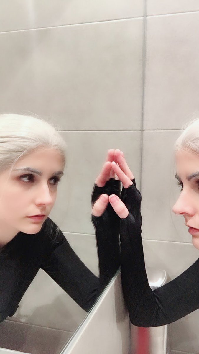 Yumi_Akai's tweet photo. When I played young Viktor a few years ago π
#cosplay #youngviktor #yurionice https://t.co/6JpeXTDQly