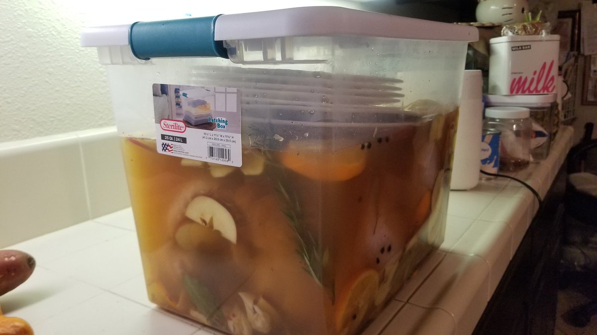 PuppensPuppen's tweet photo. Im making good progress on my Thanksgiving meal today! I guess were going to do an overnighter until i have a thicc bird (´｡• ω •｡`) ...zZZZ

#femboythanksgiving #femboycooking https://t.co/1VFMVSMGQm
