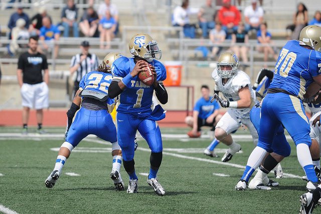 jakehixon85's tweet photo. Blessed to recieve my first offer from Tabor College! #GoBlueJays @CoachZReed https://t.co/08lLWUWiJ2