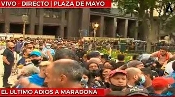 Me pregunto <a href="/alferdez/">Alberto Fernández</a> @SantiCafiero <a href="/ginesggarcia/">Gines González García</a> <a href="/horaciorlarreta/">Larreta</a> <a href="/FernanQuirosBA/">Fernán Quirós</a> <a href="/SergioMassa/">Sergio Massa</a>  cómo permiten está multitud??.sigue o se terminó el covid? por qué no mantienen el discurso ,acaso no tenemos los mismos derechos? Hoy sigue muriendo gente sin ver a sus familias.