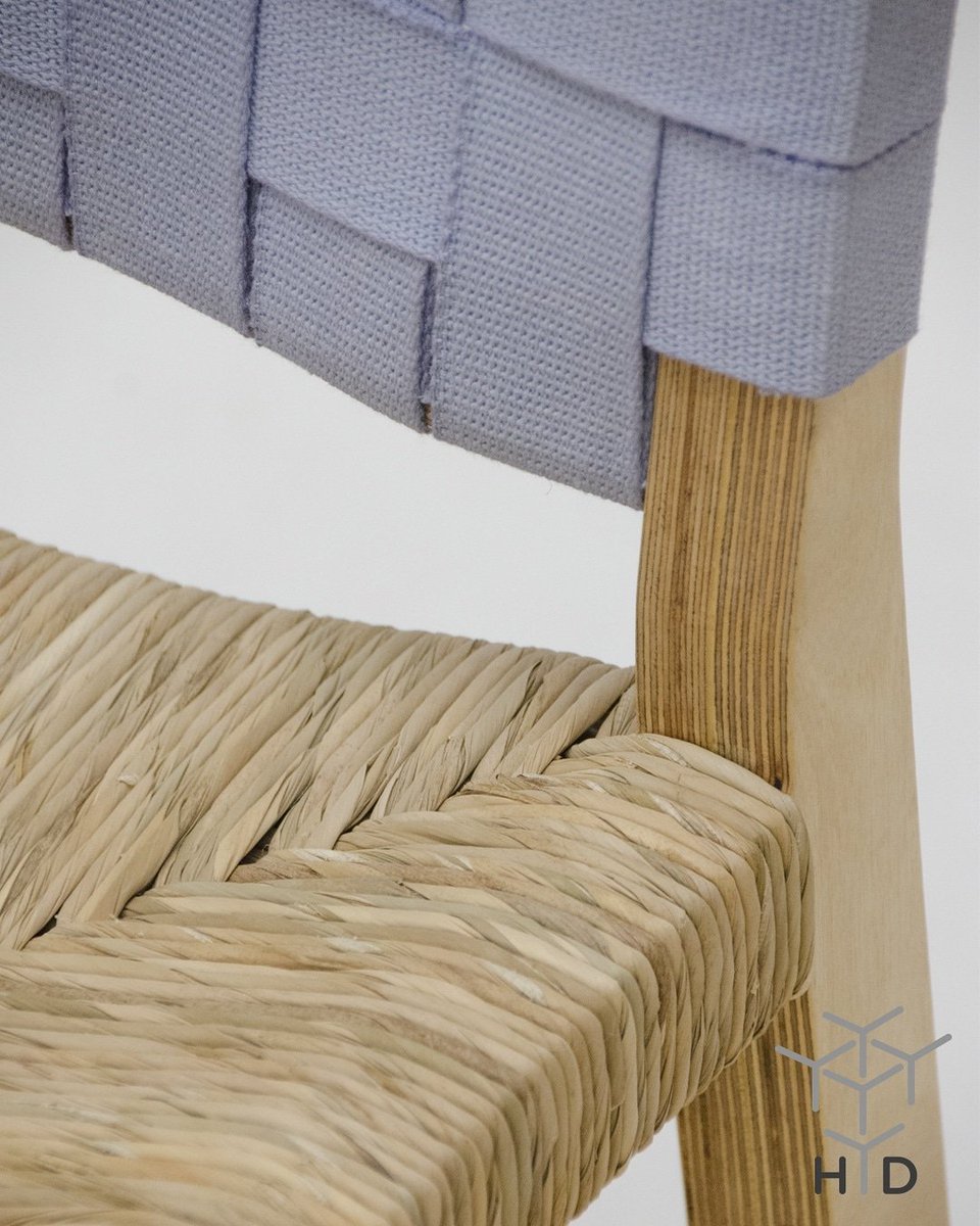 En palabras de Oscar Hagerman "Una silla es la más pequeña de las arquitecturas" Checa la silla Arrullo en nuestra tienda, el único lugar en el que podrás encontrar esta pieza del prestigioso arquitecto mexicano #OscarHagerman
hechoyderecho.com/producto/silla…"