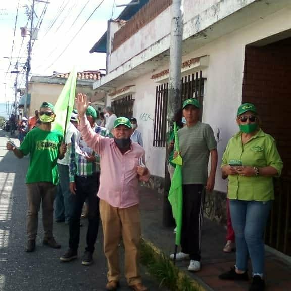 merida_copei's tweet photo. Henri Contreras @drhenricontreras , Valentina Araujo @valentinaaraujoquintero y Williams Ceballos @uribecwilliam1 en Ejido.

*MERIDA VOTA VERDE!!*💚 https://t.co/OaxSMx9lvw